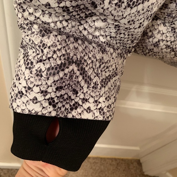 Varley Winter Jacket - Picture 4 of 11